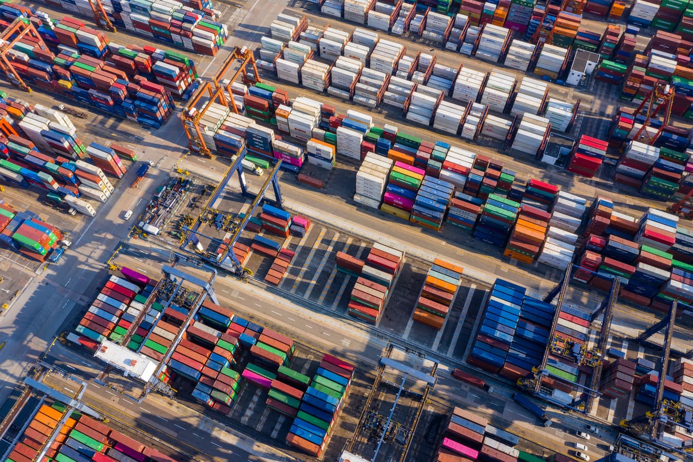 Unsichtbare Lieferkettenrisiken über die Bedrohungslandschaft 2025 hinweg