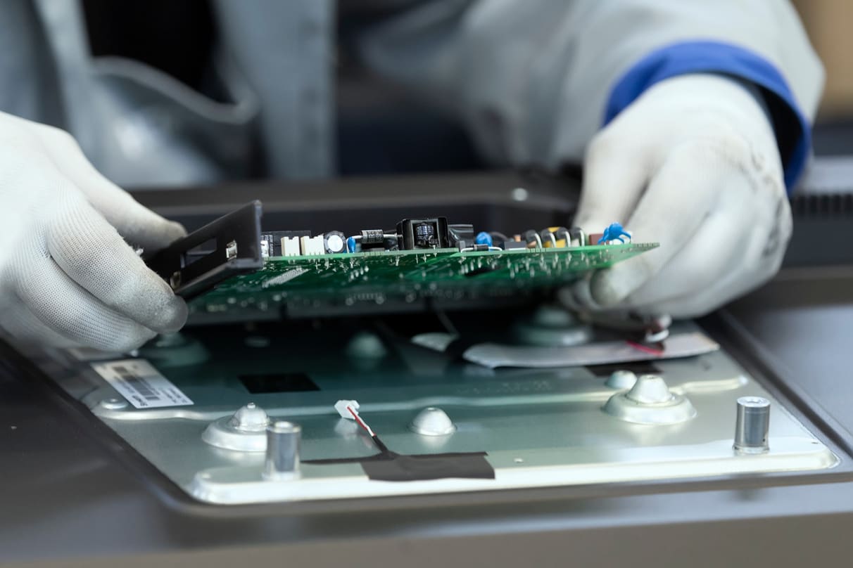 Elektronikfertigungswerk in Vietnam – Leiterplatten-Montagelinie